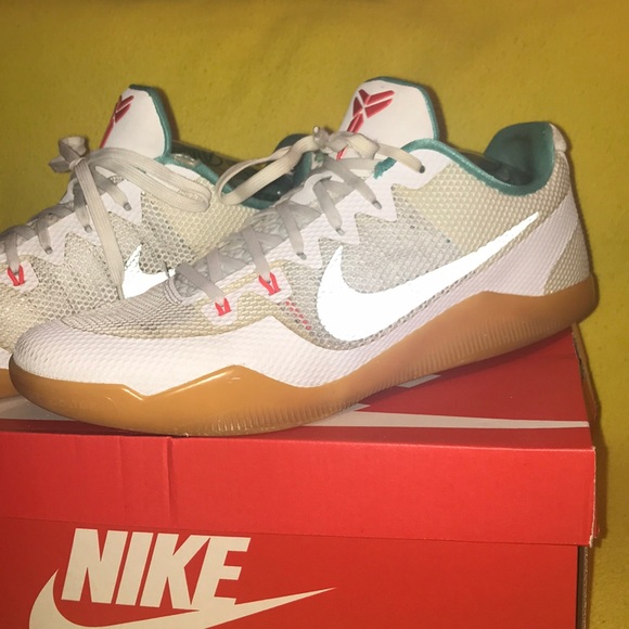 kobe 11 em low summer pack